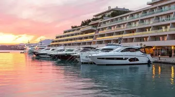 Le Meridien Lav Split