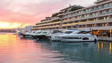 Le Meridien Lav Split
