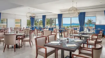 Le Meridien Lav Split