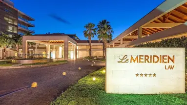 Le Meridien Lav Split