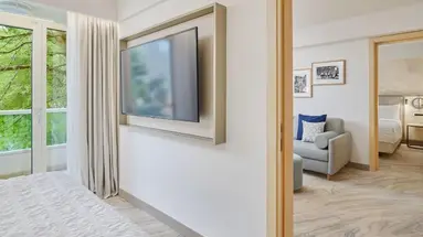 Le Meridien Lav Split