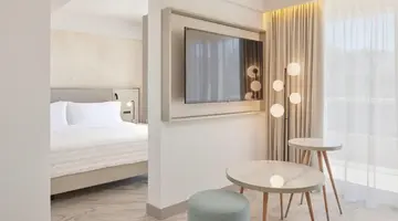 Le Meridien Lav Split