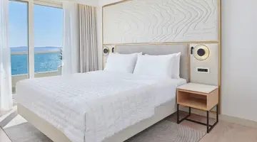 Le Meridien Lav Split
