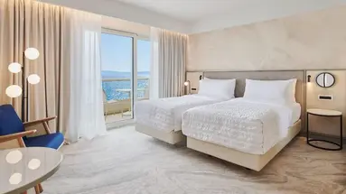 Le Meridien Lav Split