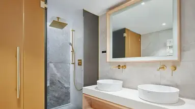 Le Meridien Lav Split