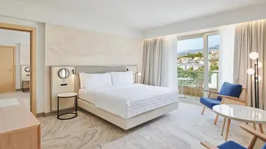 Le Meridien Lav Split
