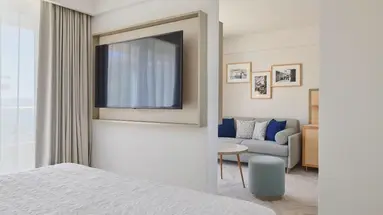 Le Meridien Lav Split
