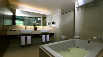 LE MERIDIEN PHUKET BEACH RESORT