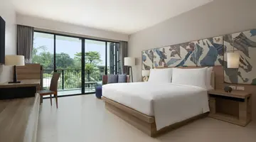 LE MERIDIEN PHUKET MAI KHAO BEACH RESORT