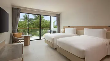 LE MERIDIEN PHUKET MAI KHAO BEACH RESORT