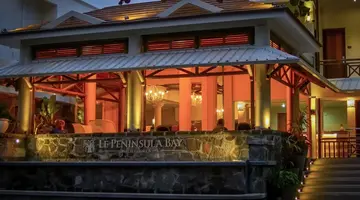Le Peninsula Bay Beach Resort & Spa