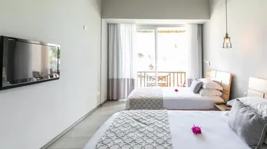 Le Peninsula Bay Beach Resort & SPA