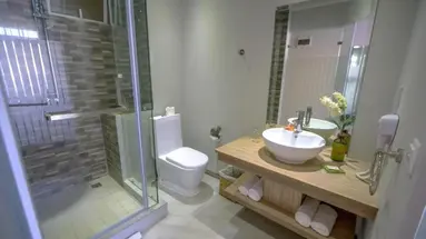 Le Peninsula Bay Beach Resort & Spa