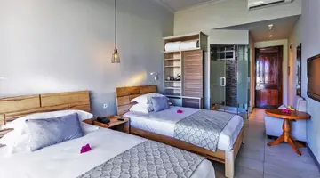 Le Peninsula Bay Beach Resort & Spa