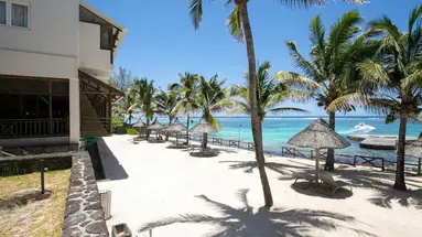 Le Peninsula Bay Beach Resort & SPA