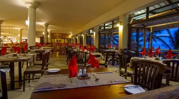 Le Peninsula Bay Beach Resort & Spa