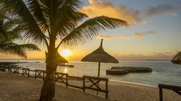 Le Peninsula Bay Beach Resort & Spa
