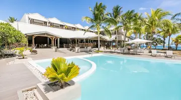 Le Peninsula Bay Beach Resort & Spa