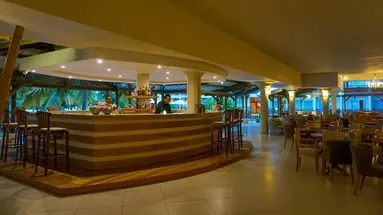 Le Peninsula Bay Beach Resort & SPA