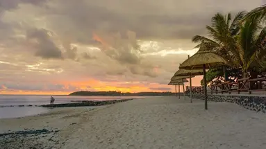 Le Peninsula Bay Beach Resort & SPA