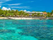 Le Peninsula Bay Beach Resort & Spa