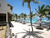 Le Peninsula Bay Beach Resort & Spa