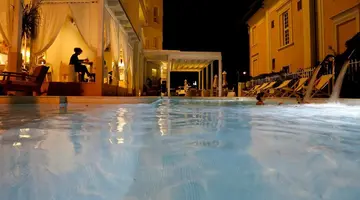 Le Rose Suite Hotel