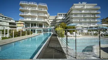 LE SOLEIL HOTEL
