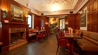 Le Windsor Jungle Art Hotel