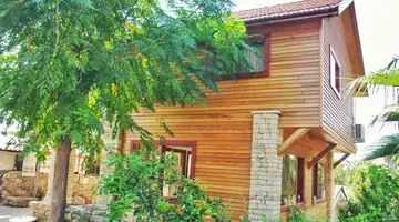 Leda Beach Hotel