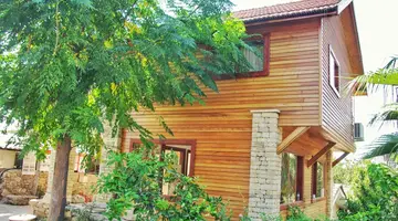 Leda Beach Hotel