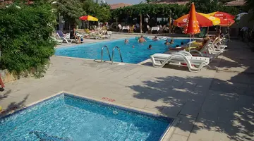Leda Beach Hotel