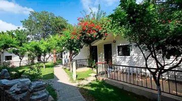 Leda Beach Hotel