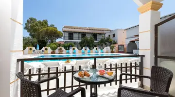 Lefkimi Hotel