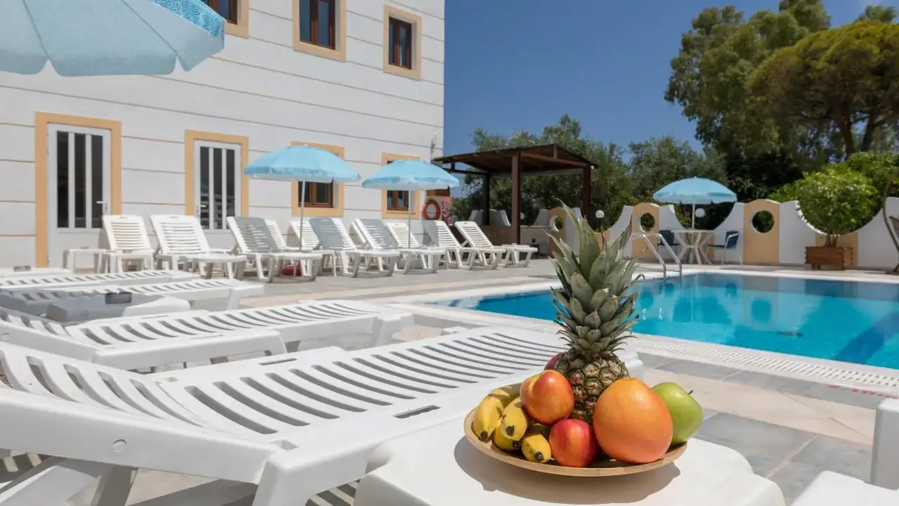Lefkimi Hotel