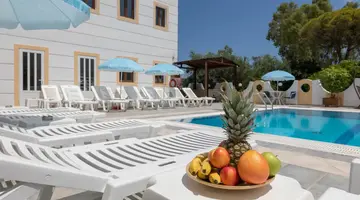Lefkimi Hotel
