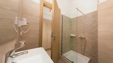 Lefkimi Hotel
