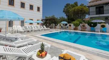 Lefkimi Hotel