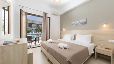 Lefkimi Hotel