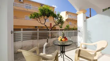 LEFKIMI HOTEL