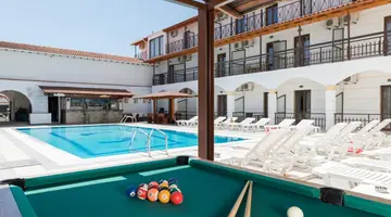 Lefkimi Hotel