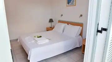 Lefkothea Hotel (Ex Villa Kamari Star)