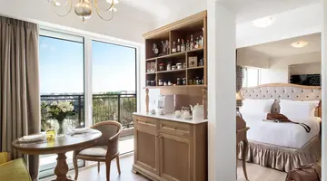 Legacy Gastro Suites