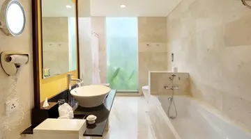 Legian Beach Hotel