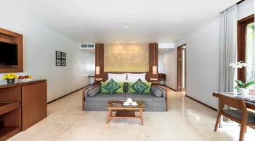 Legian Beach Hotel