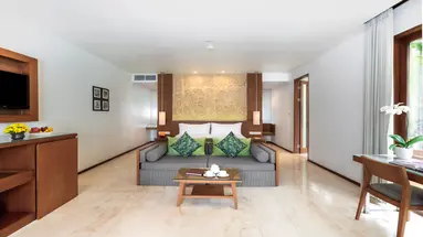 Legian Beach Hotel