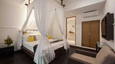 Legian Beach Hotel