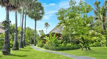 Legian Beach Hotel
