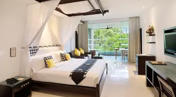 Legian Beach Hotel