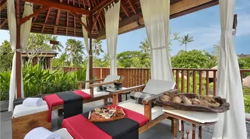 Legian Beach Hotel
